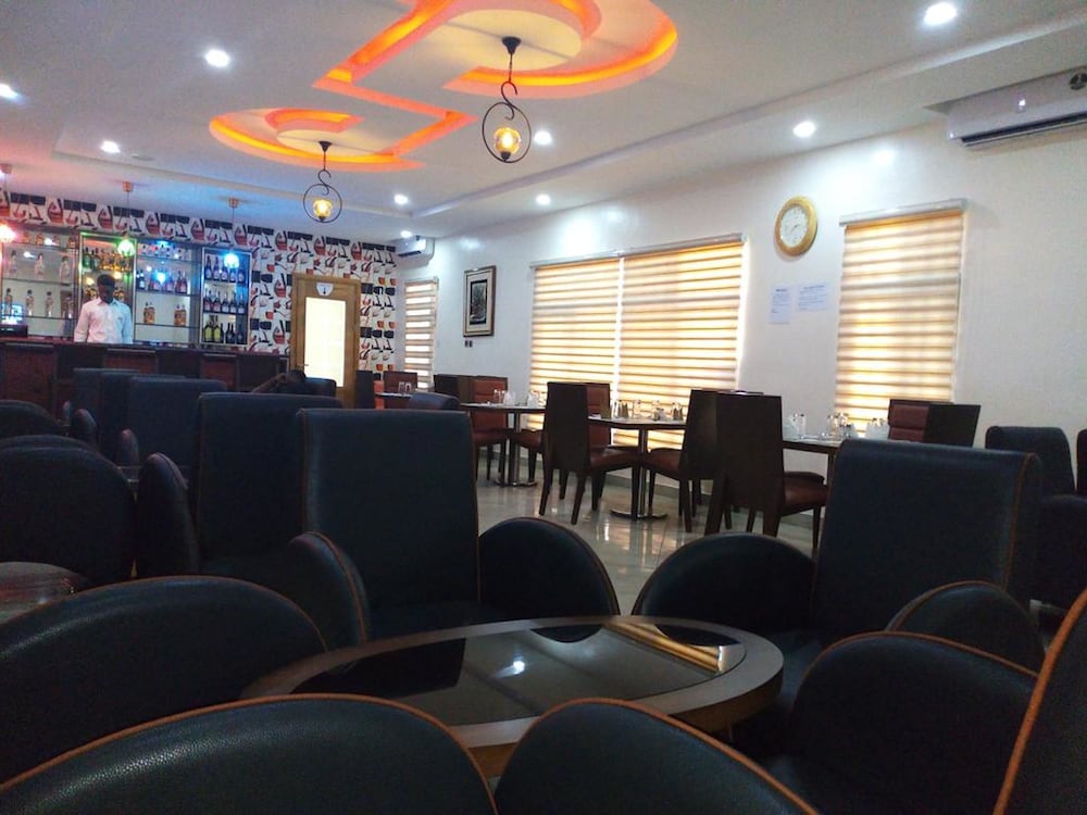 Bana Hotel & Suites 23/27