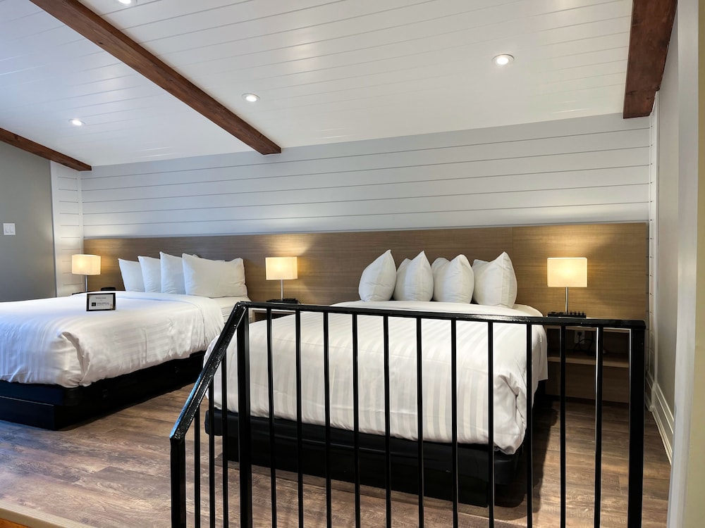 Colonial Hotel & Suites 16/42