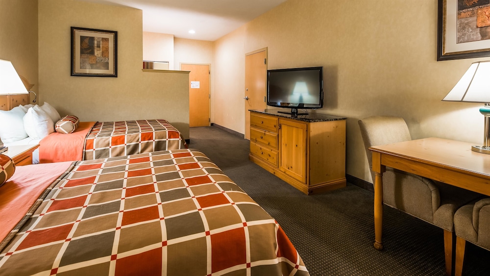 Best Western Plus Revere Inn & Suites 15/39