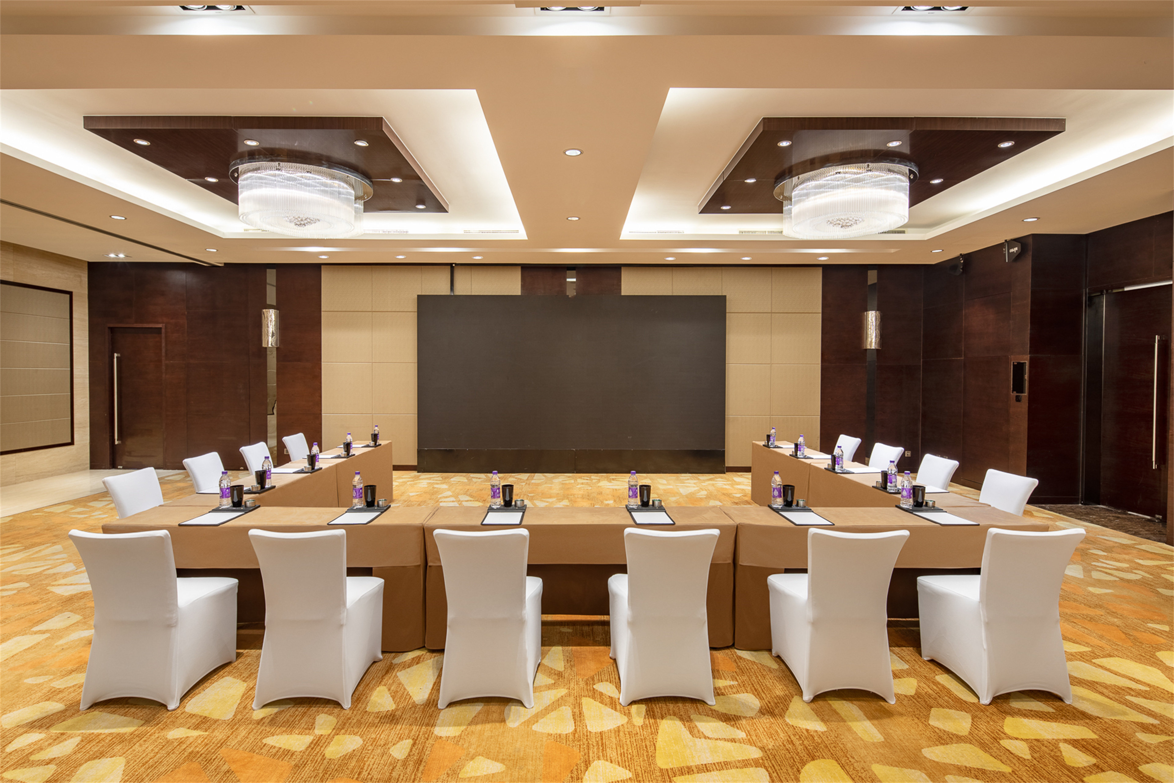 Intercontinental Beijing Beichen 66/81