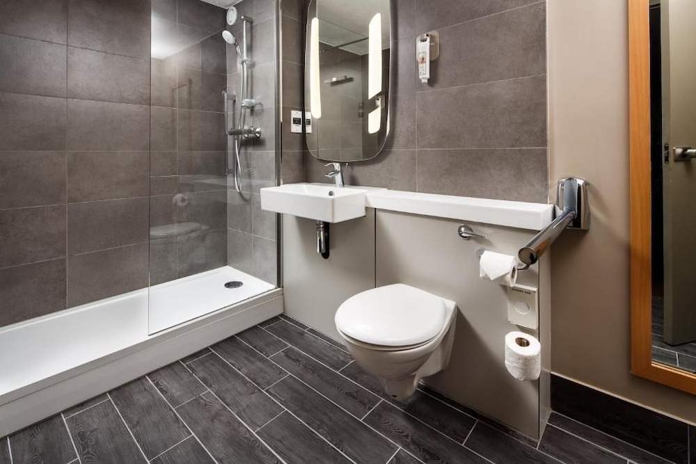 ibis Coventry South 56/56