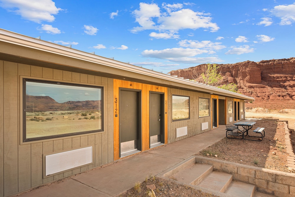 Marble Canyon Lodge 38/68