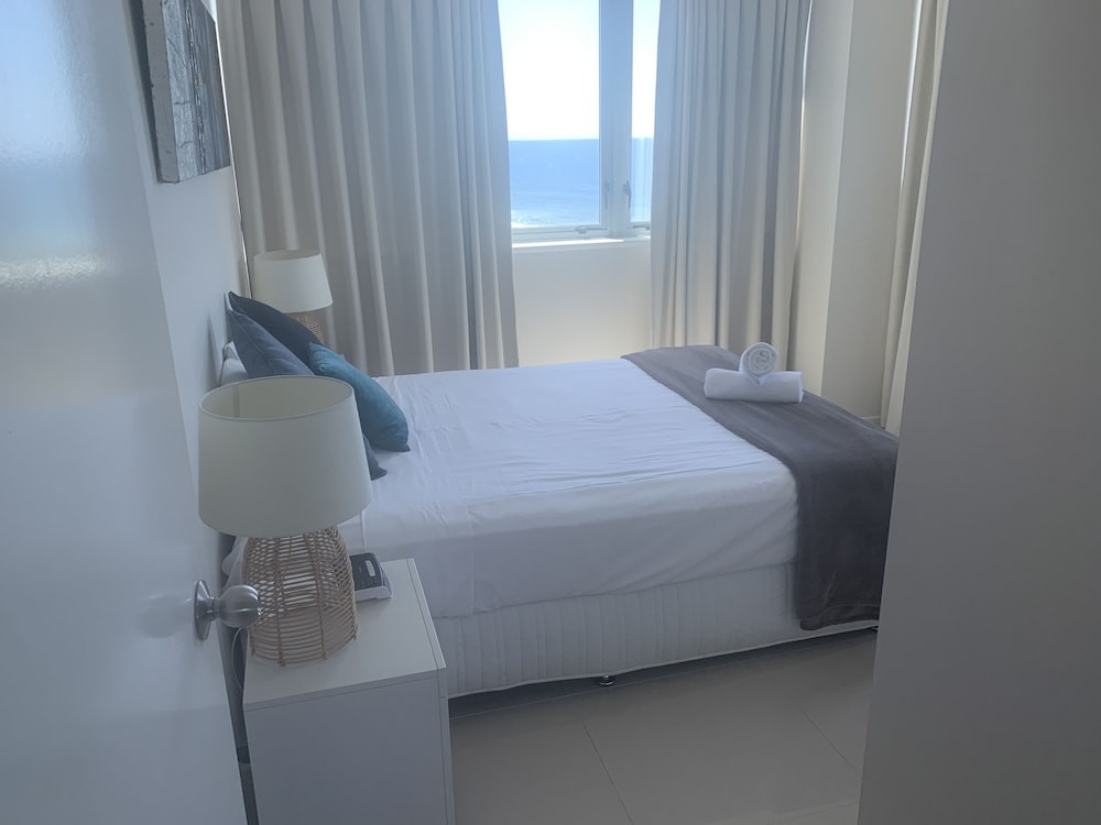 Beachfront Towers 22/80