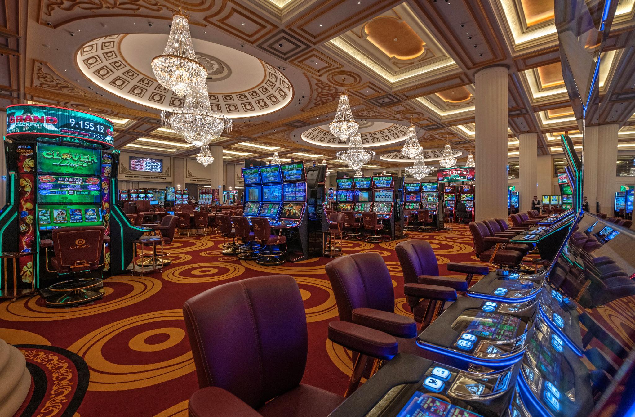 GoldenEye Hotel & Casino 24/30