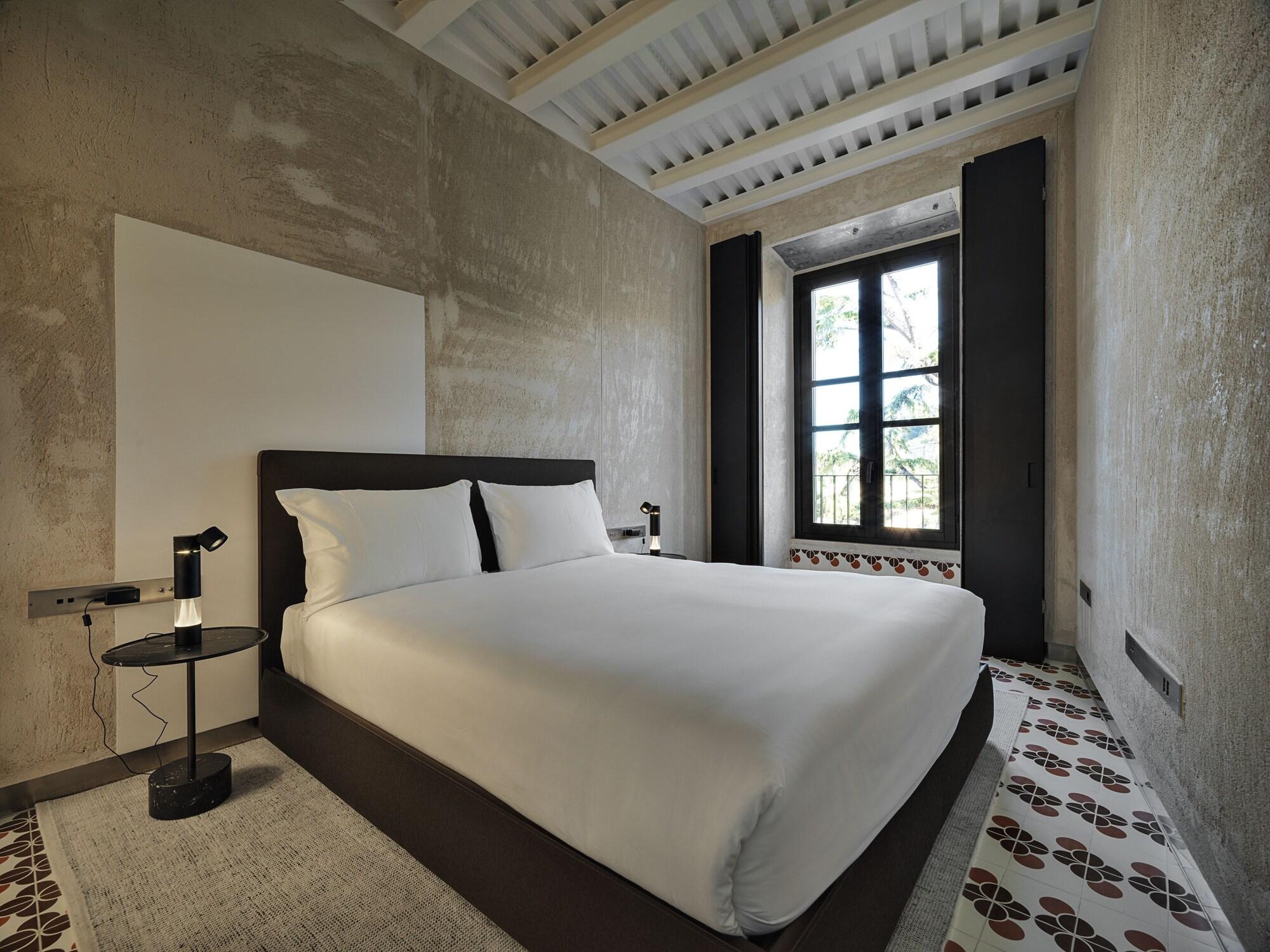 Suite, Single, French Bed