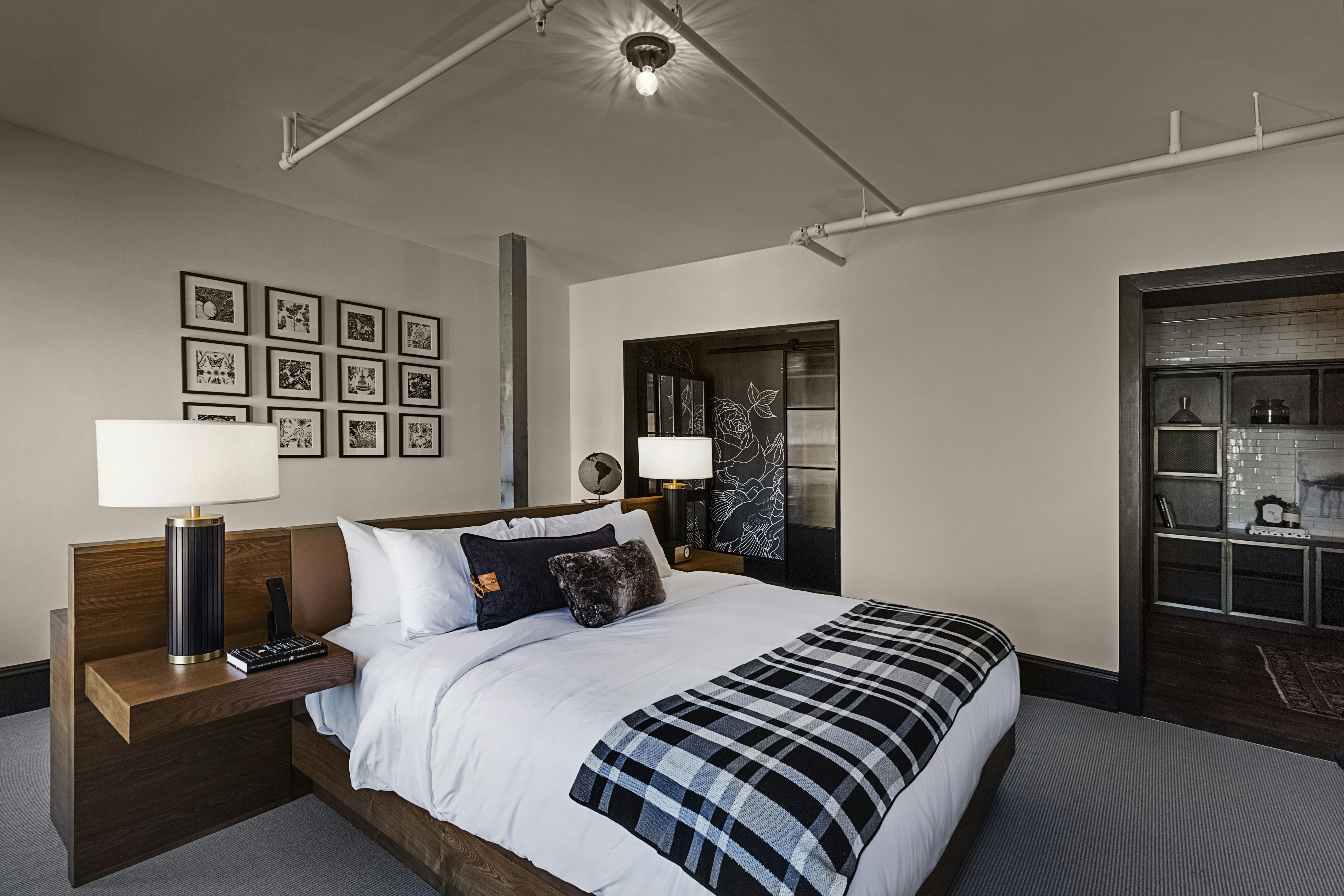 Crossroads Hotel 17/53