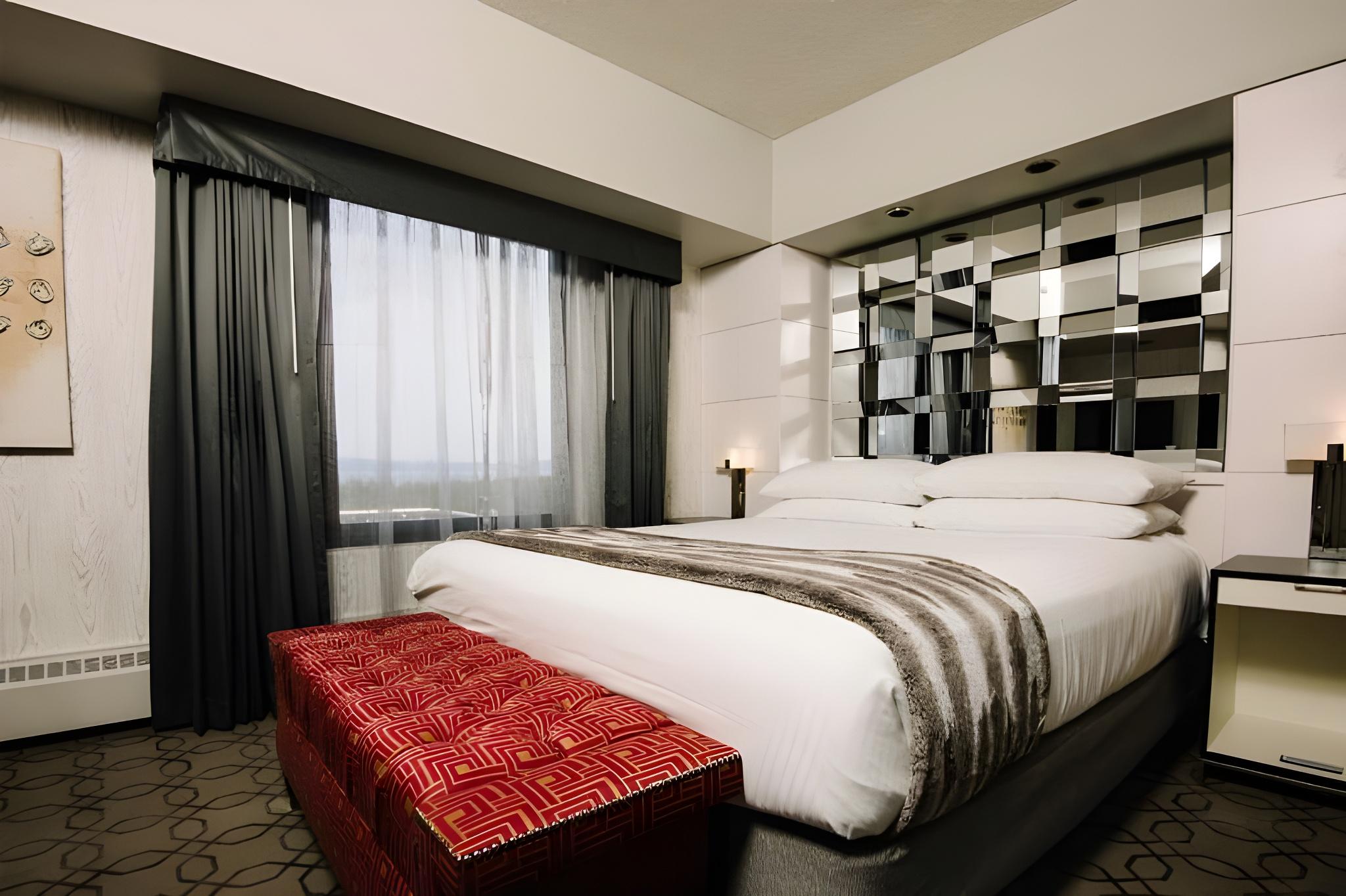 Tahoe, Suite