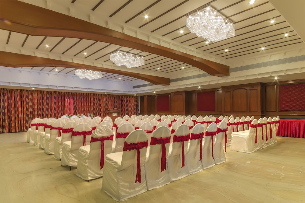 Annamalai International Hotel 44/50
