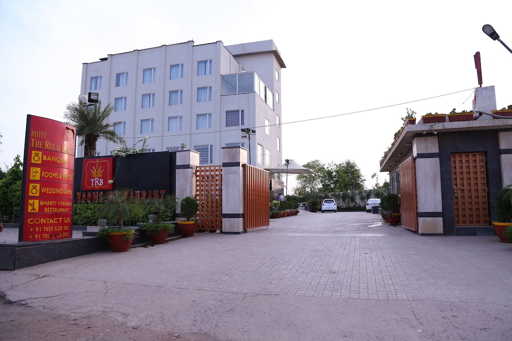 Hotel The Royal Bharti 33/38