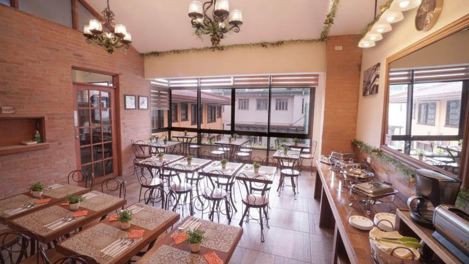 1775 Adriatico Suites 16/17