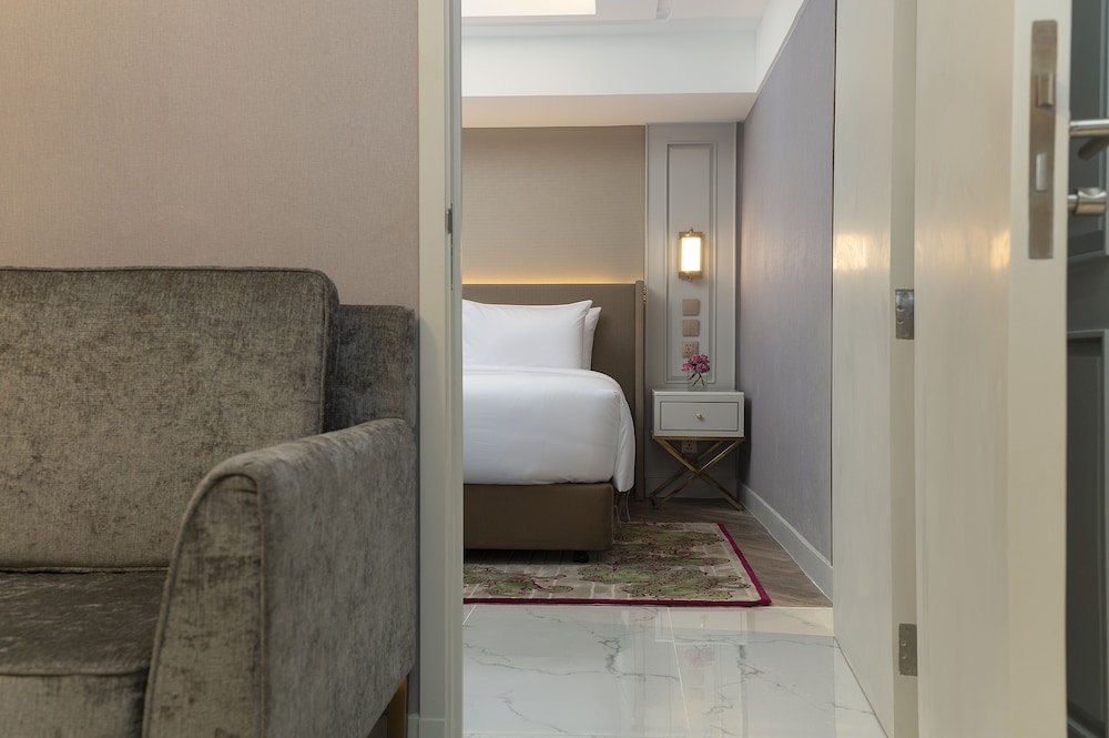 Aira Bkk Sukhumvit 11 By Kingston Hotels 50/50