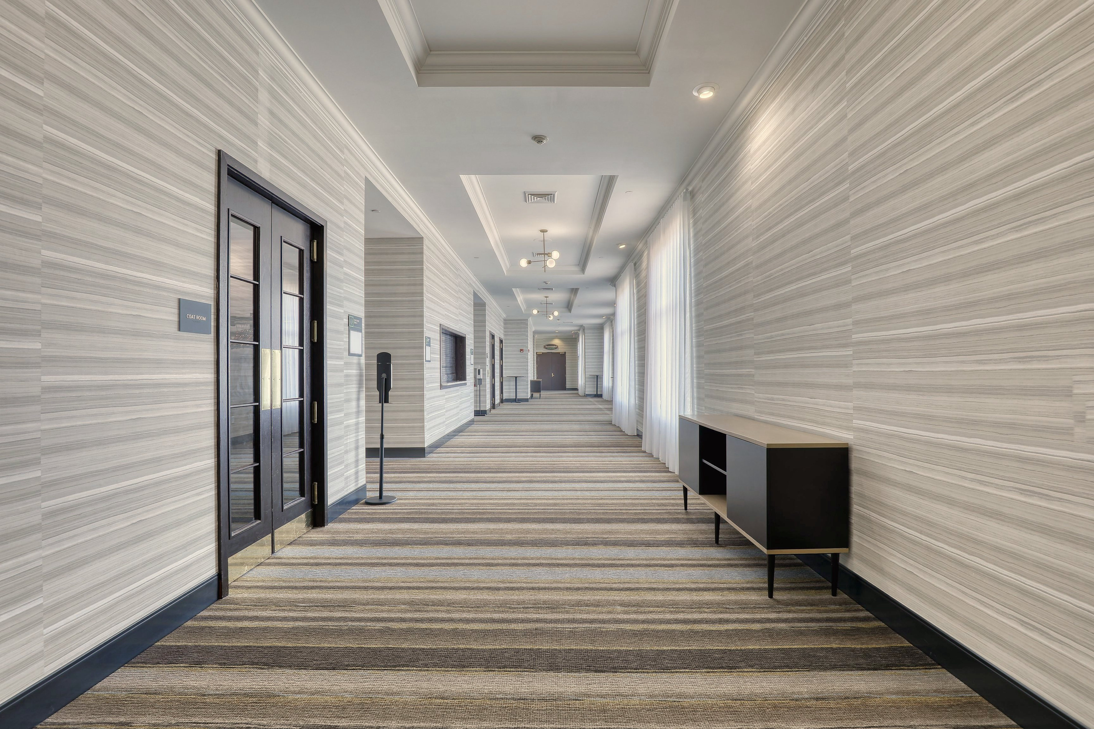 Holiday Inn Hotel And Suites Madison West 34/74