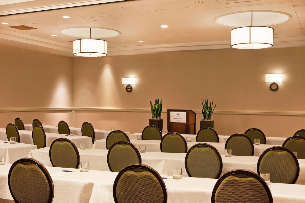 Hilton Kansas City Country Club Plaza 41/50