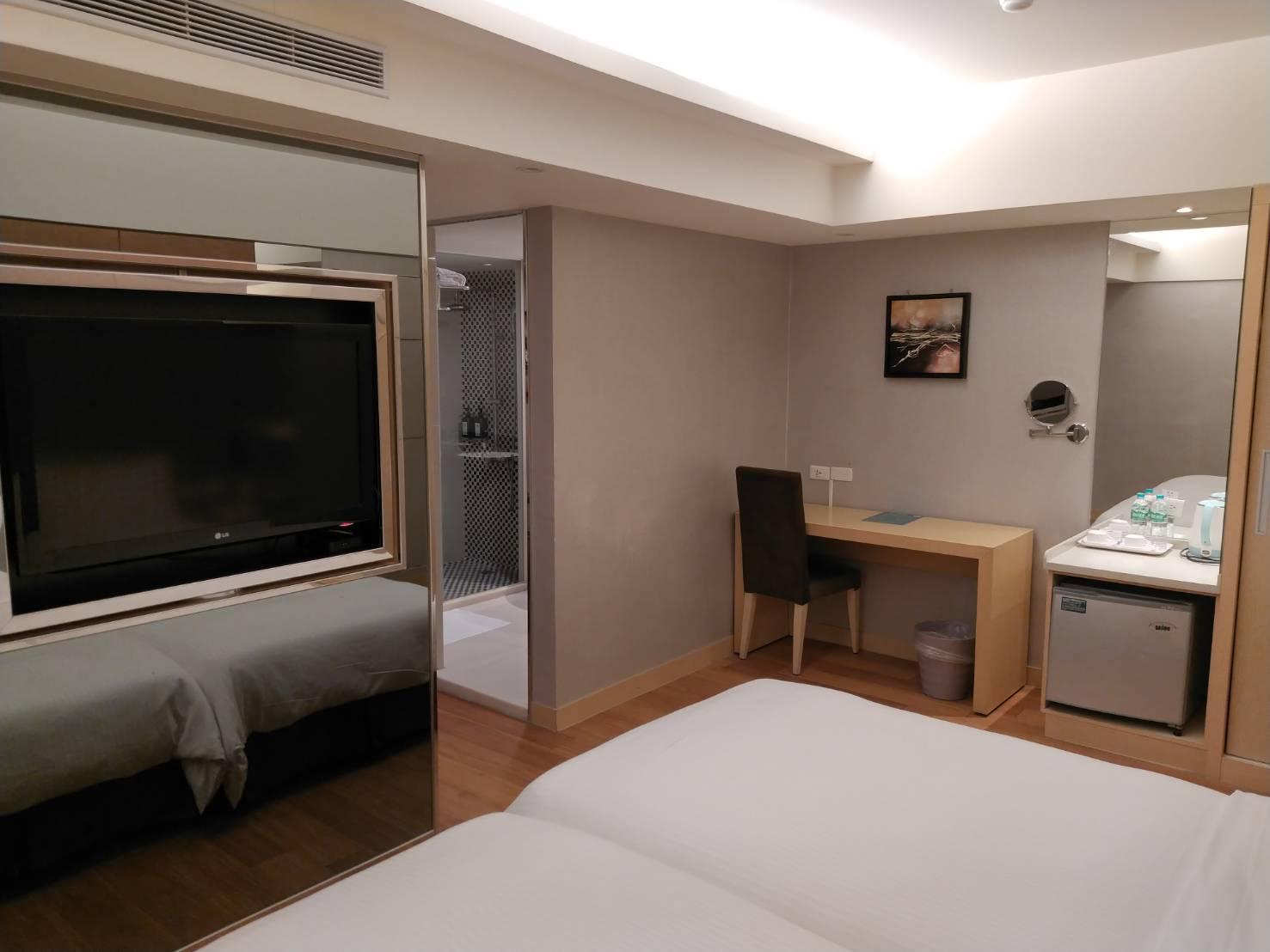 Deluxe, Double Bed, No Window