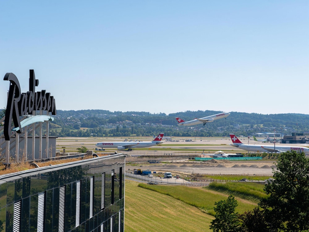 Radisson Hotel Zurich Airport 67/70