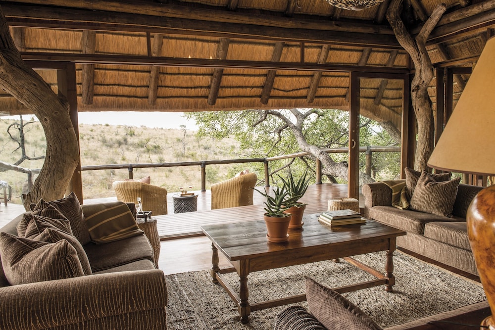 Tuningi Safari Lodge 25/50