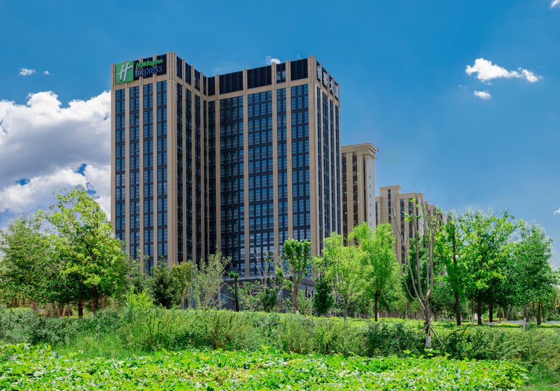 Holiday Inn Express Urumqi Station 3/23