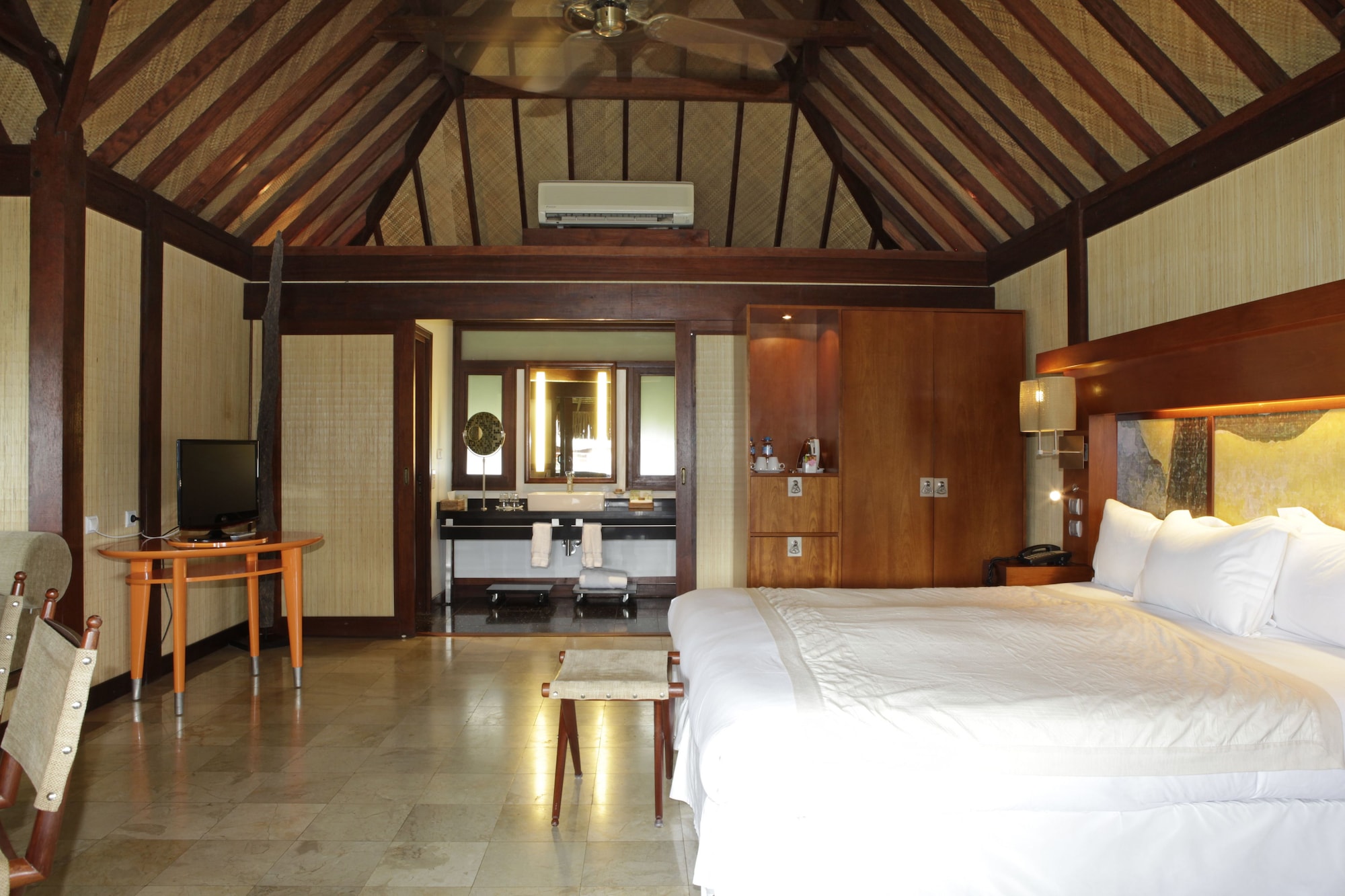 Overwater, Superior, Bungalow, King Bed