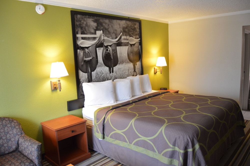 Super 8 By Wyndham Longview/North 13/42