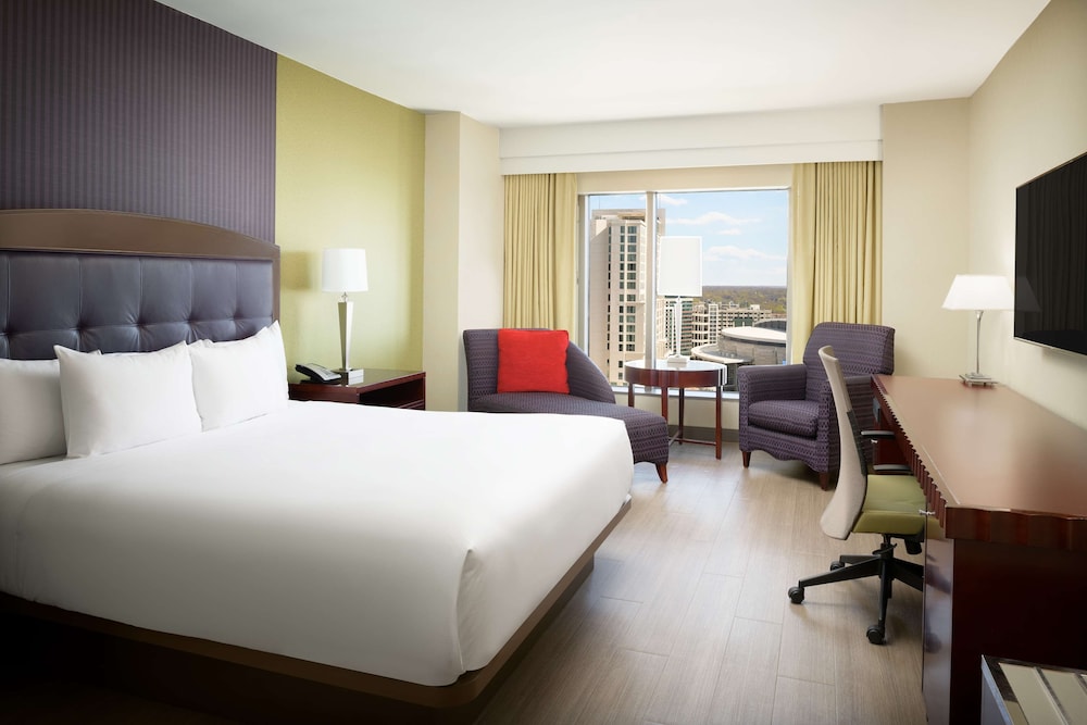 PREMIUM, KING BED, CITY VIEW