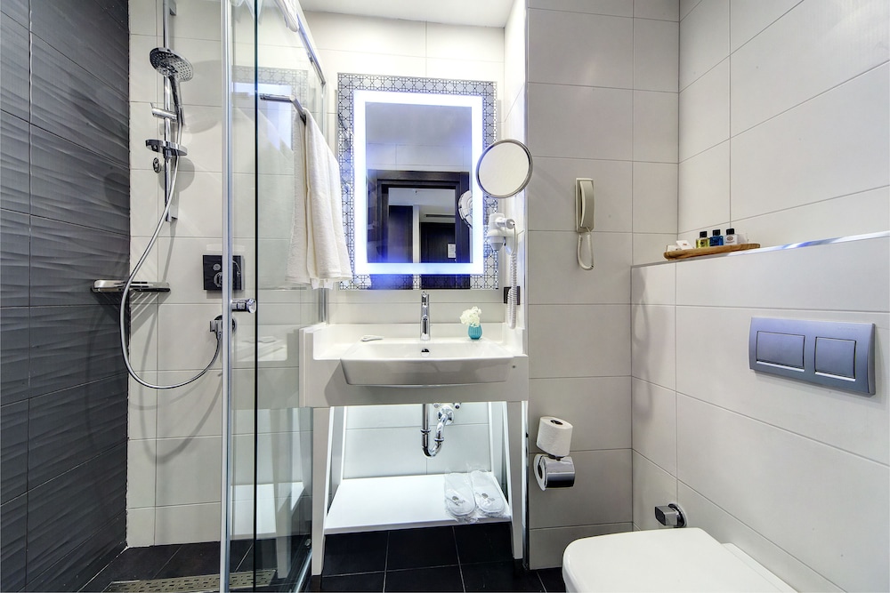 Mukarnas Taksim Hotel 67/68