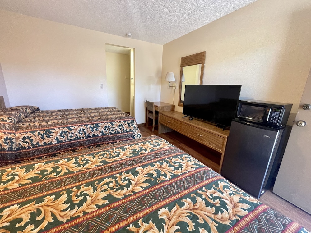 Regency Inn 18/37