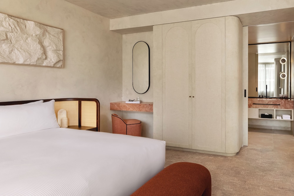 SUNSET, SUITE, DOUBLE BED