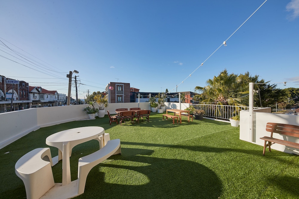 Little Coogee Hotel 56/65