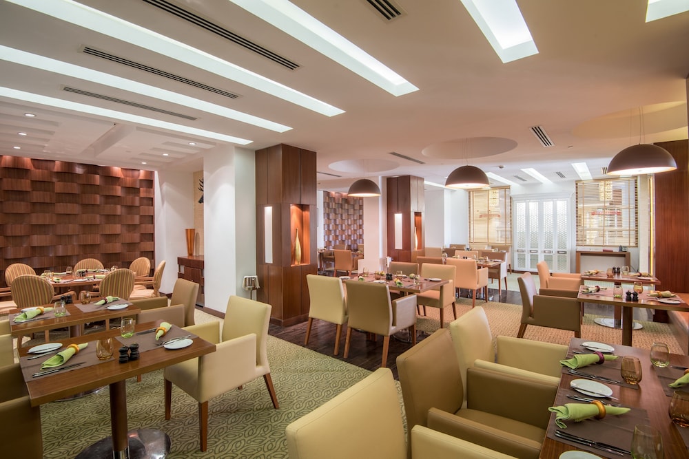 Crowne Plaza Sohar 67/81