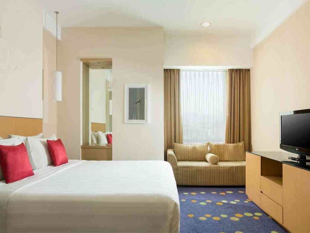 NOVOTEL BANDUNG 17/73