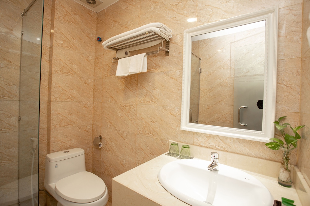 Dinh Hotel 23/24