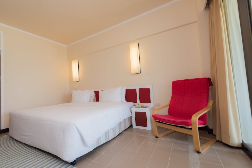 Rayong Resort Hotel 21/65
