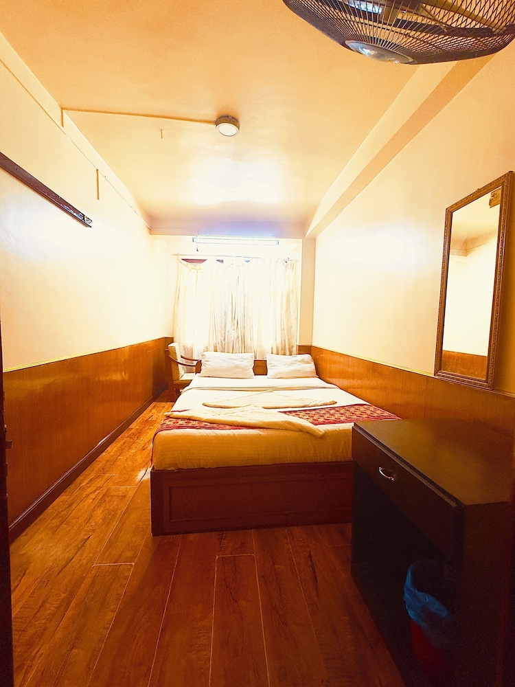 Hotel Plumeria Inn 24/39