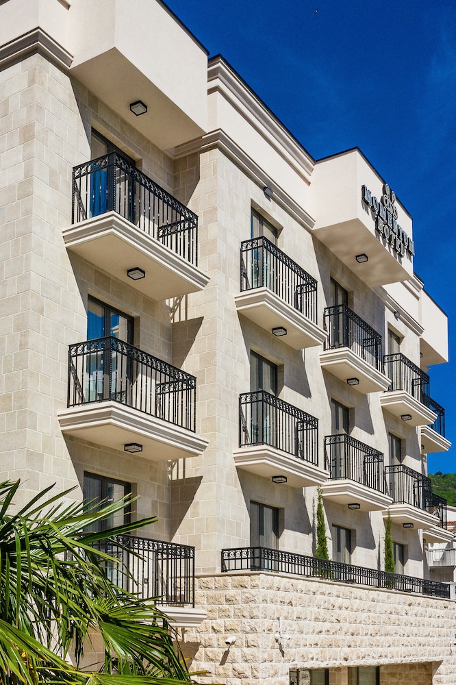 BOUTIQUE HOTEL MOMENTUM by Aycon in BUDVA