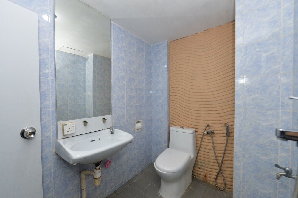 Hotel Sampurna Jaya 25/27