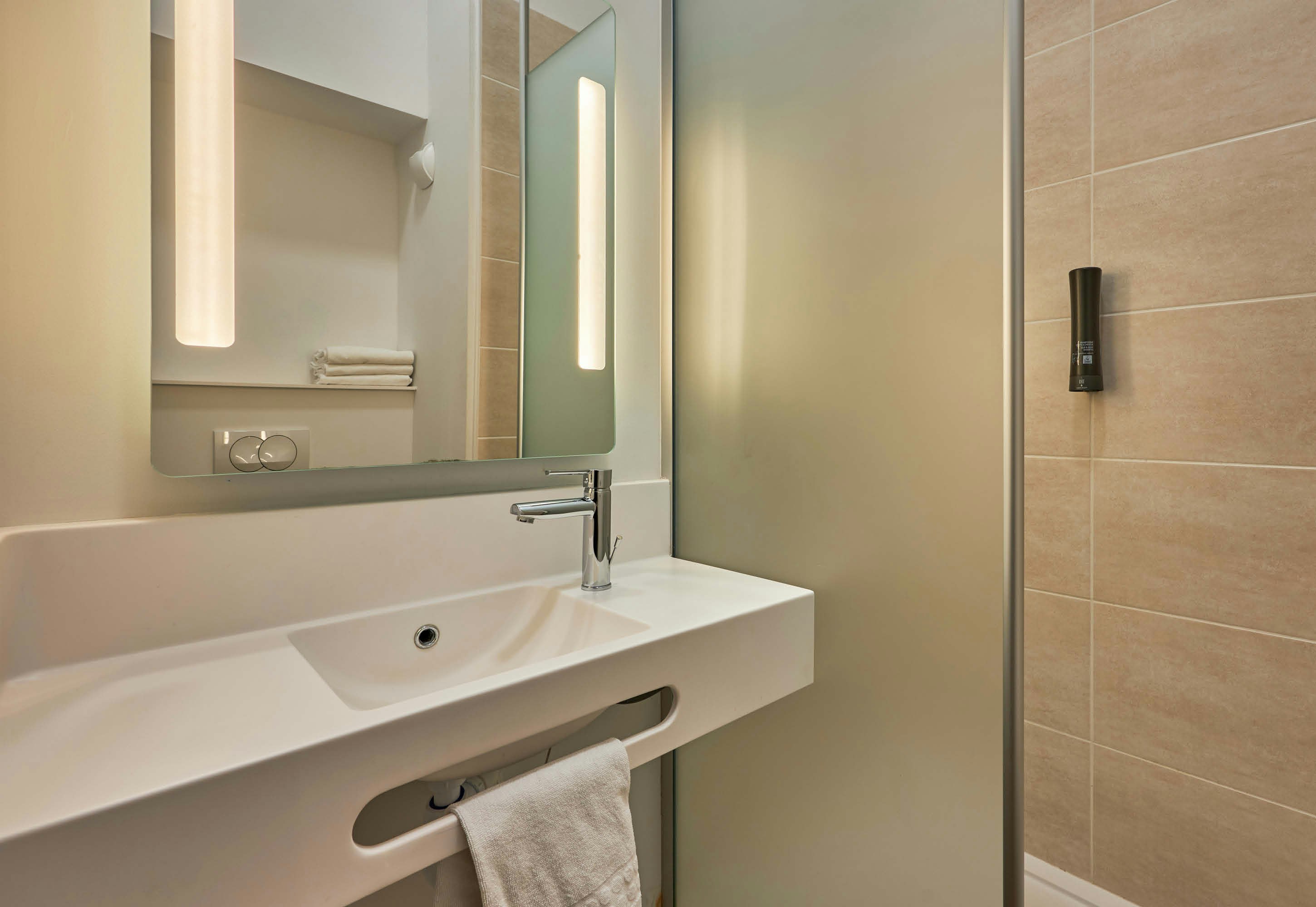 B&B HOTEL Ouistreham 28/29