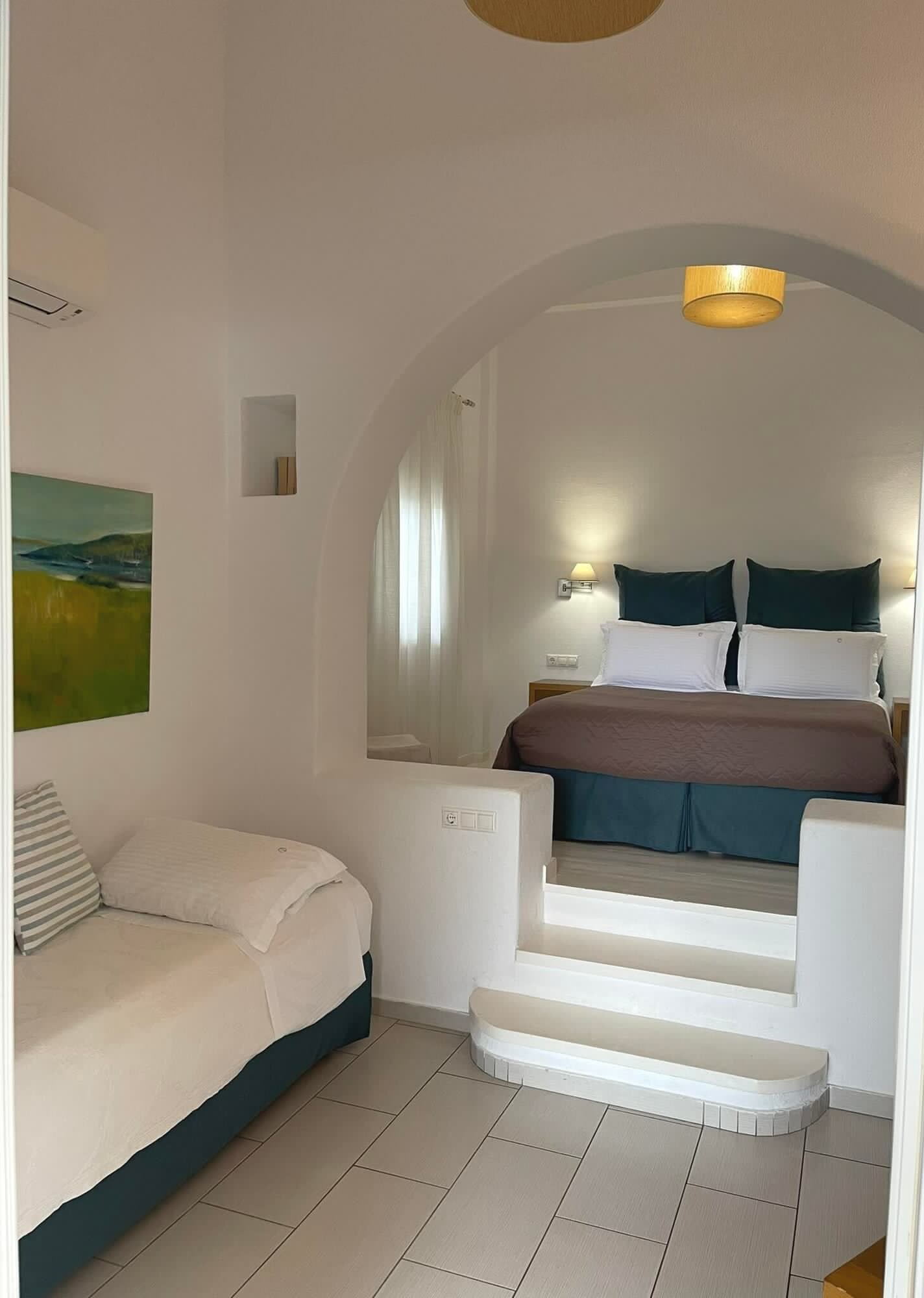 ROOM, TRIPLE, SEA VIEW