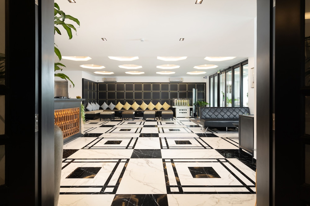 Glory Boutique Suites 6/50