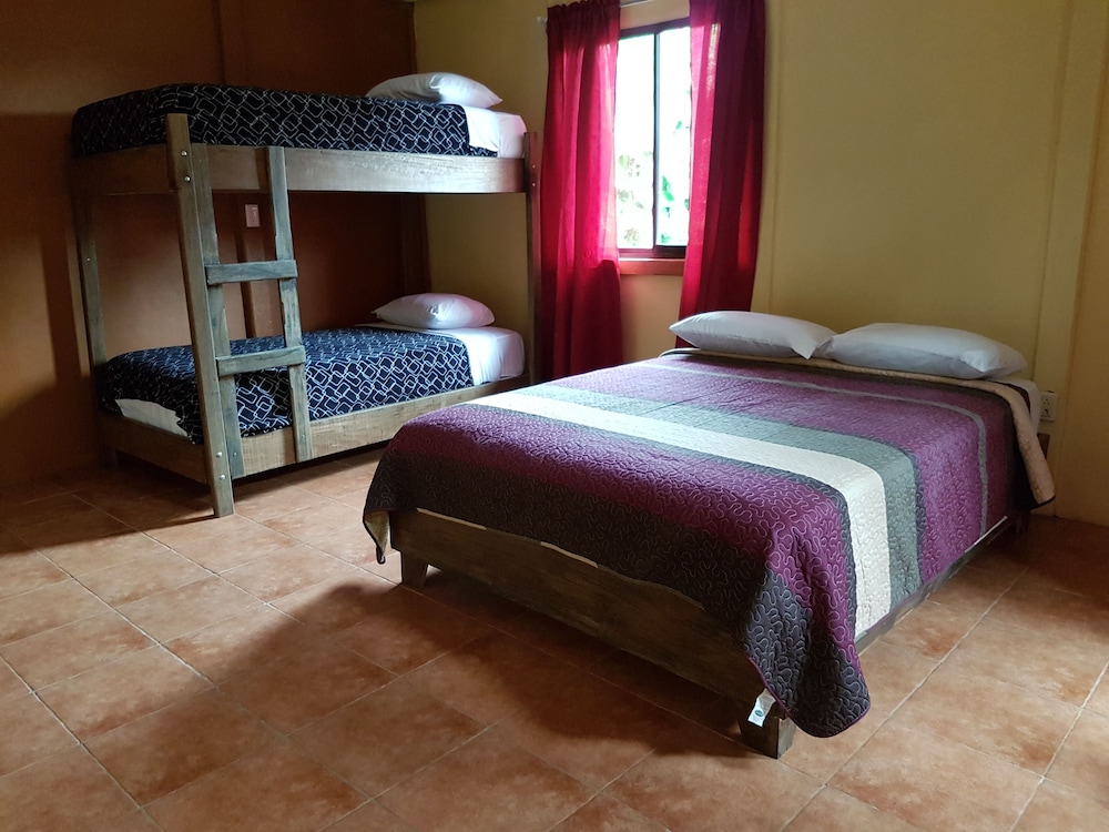 Greemount Hotel 10/65