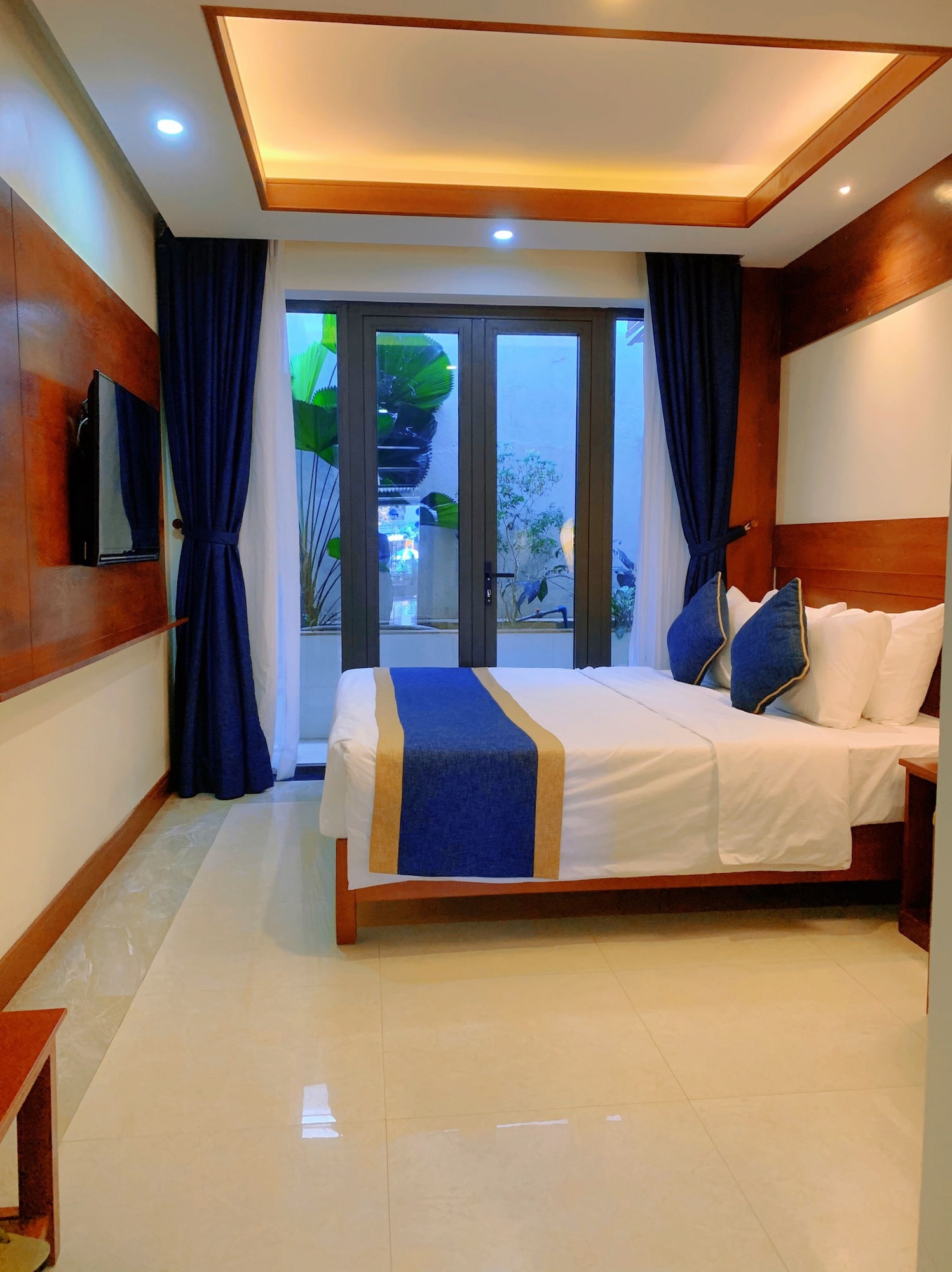 SUPERIOR, DOUBLE BED