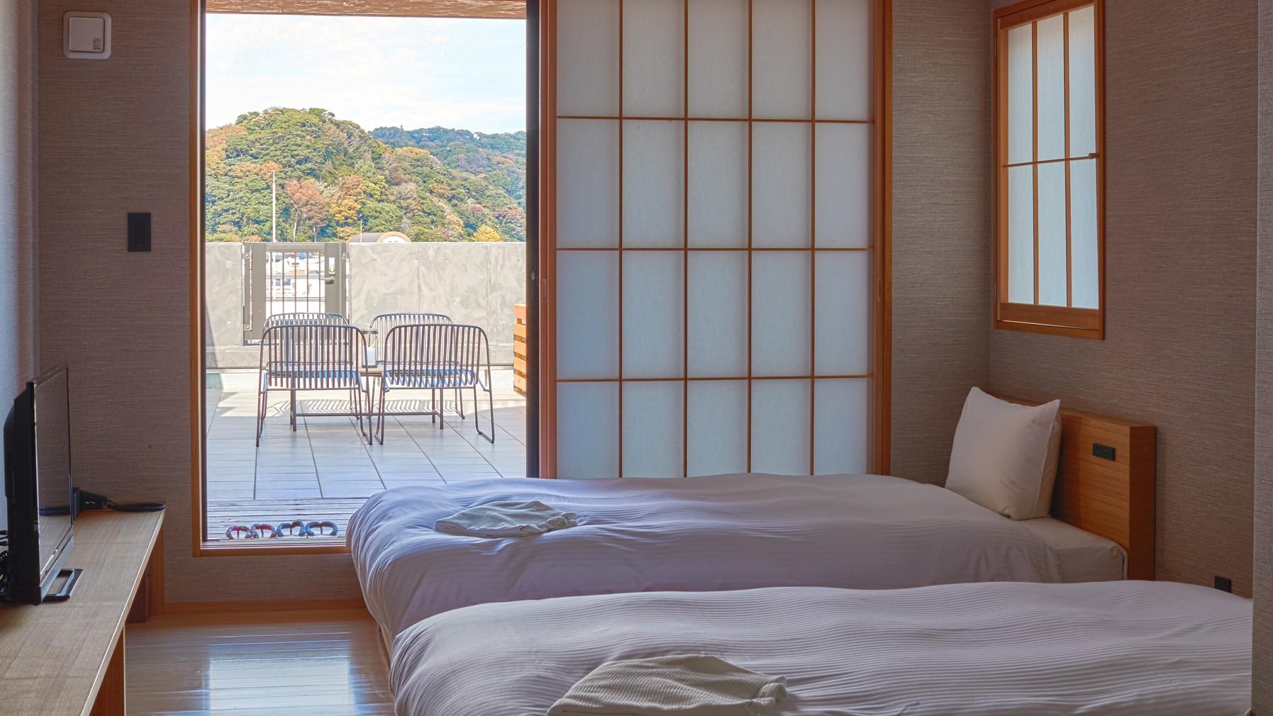 East, Deluxe, Twin Beds, Terrace, Top Floor