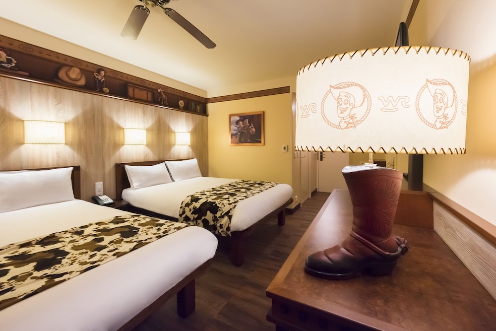 Disney S Hotel Cheyenne 19/46