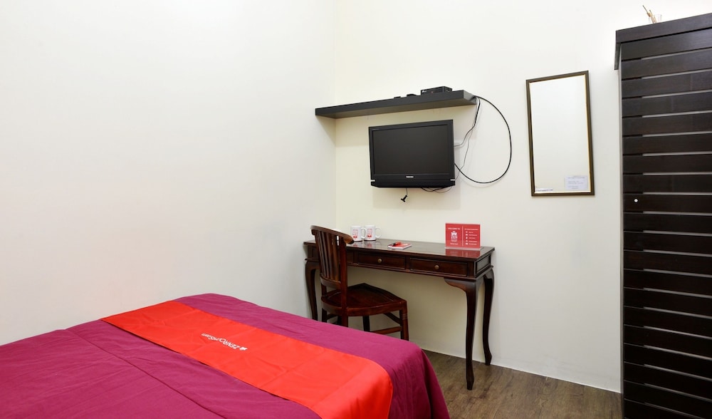 ZEN Rooms Anggrek Loka BSD 18/35