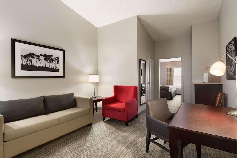Country Inn & Suites By Radisson Kearney NE 19/37
