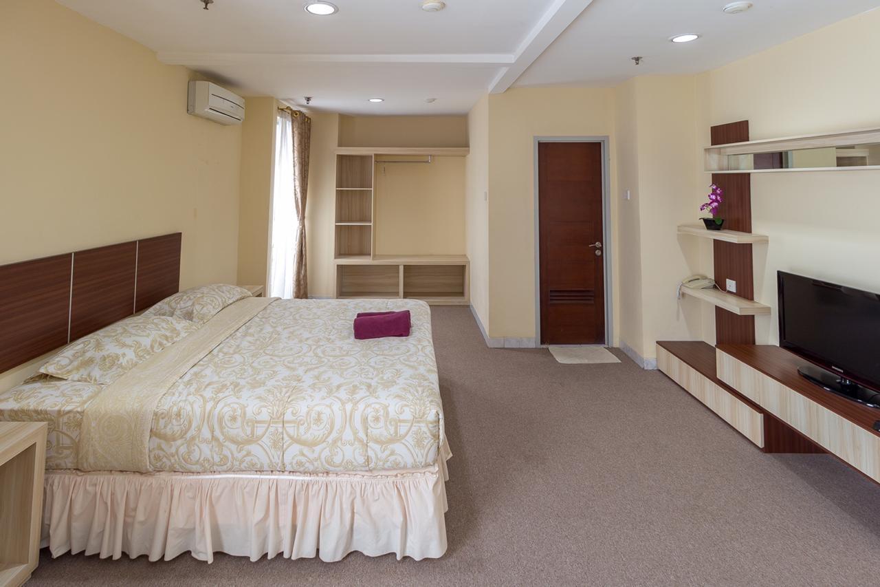 1 BEDROOM, SUITE