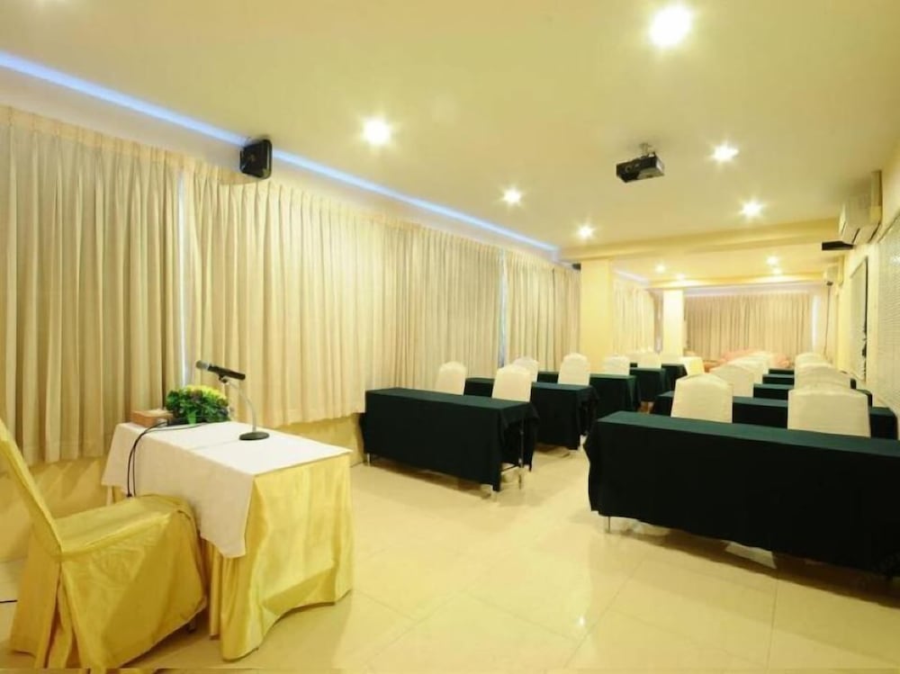 Palazzo Bangkok Hotel 28/55