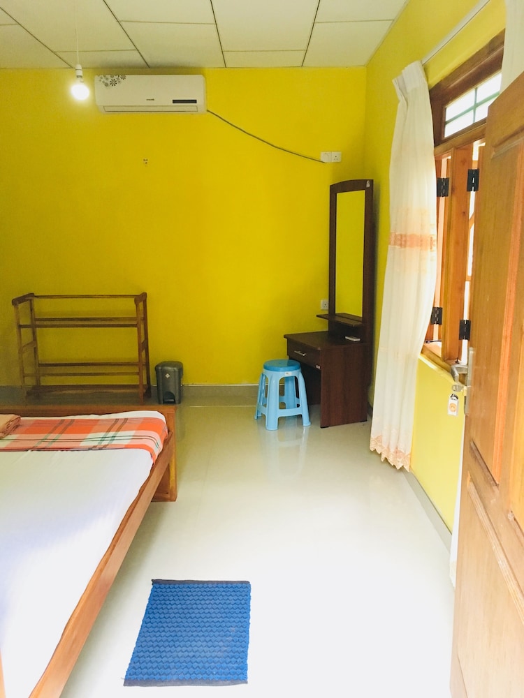 Sudu Neluma Home Stay 15/34