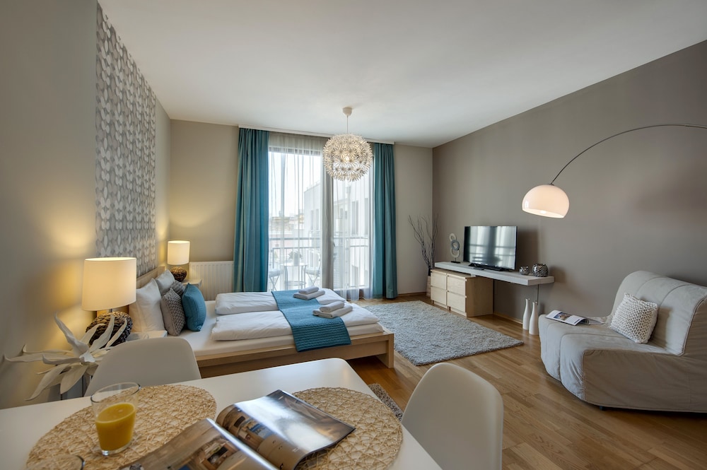 Central Passage Apartments 43/72