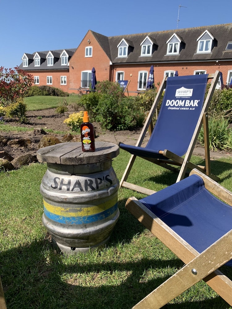 Strawberry Bank Hotel, NEC 42/47
