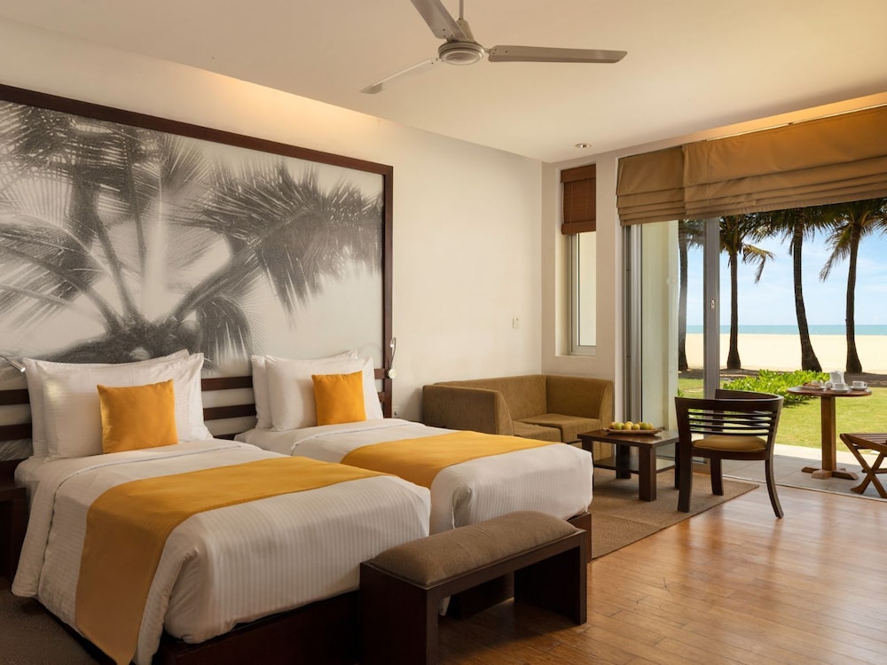 DELUXE, TWIN BEDS, SEA VIEW